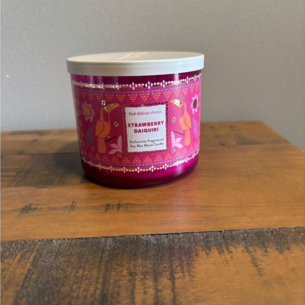 Bath & Body Works Strawberry Daiquiri Pink Candle